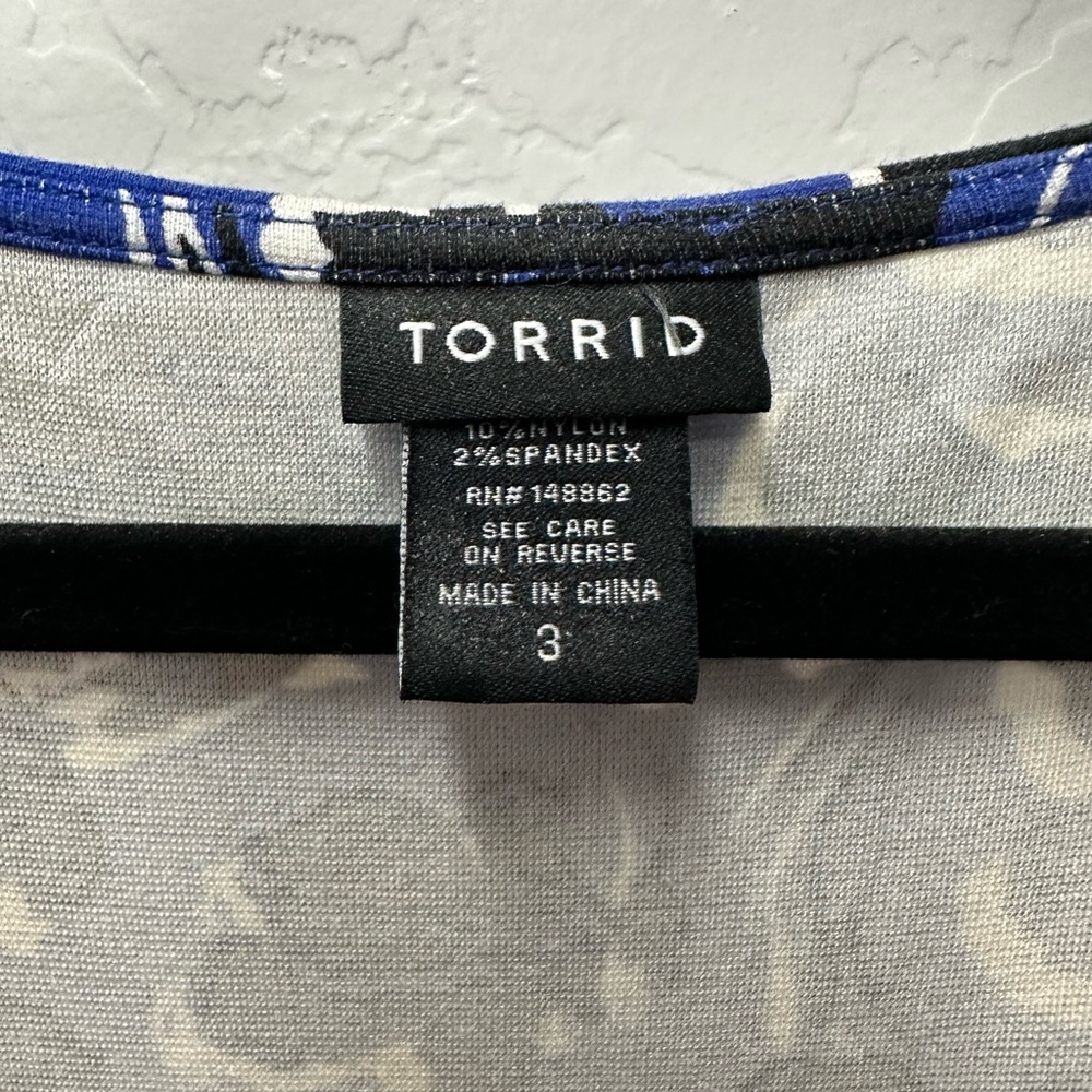 Torrid sleeveless top. Size 3. EUC - Picture 3 of 3